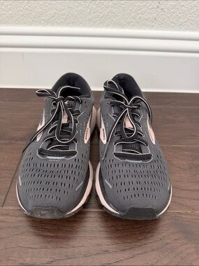 Brooks Women’s Athletic Shoes in Gray with Light Pink Trim